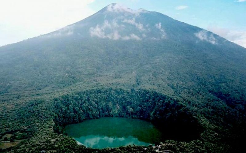 Gunung Gamalama: Penjaga Agung Ternate