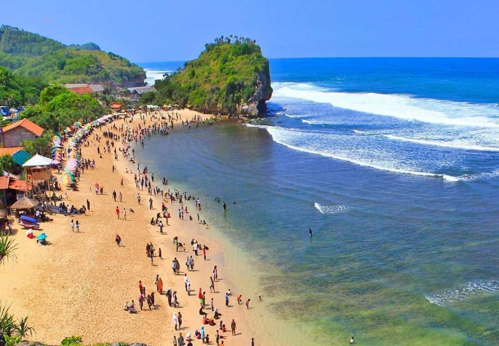Pantai Indrayanti: Keheningan yang Menyentuh di Selatan Yogyakarta