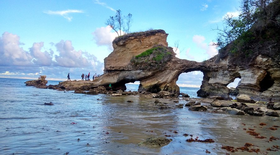 Pantai Watu Parunu: Permata Terpendam di Ujung Timur Sumba
